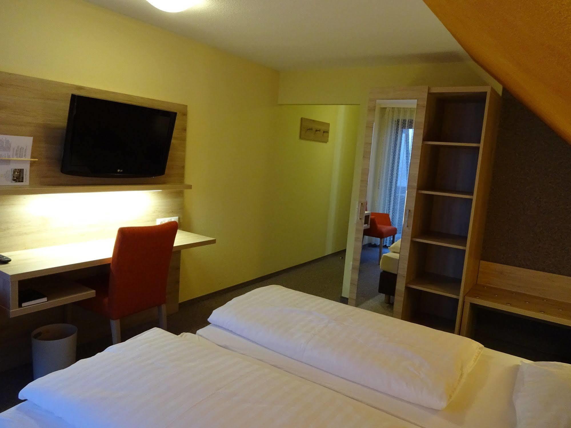 Gasthof Hotel Zum Ross Wertheim Eksteriør billede